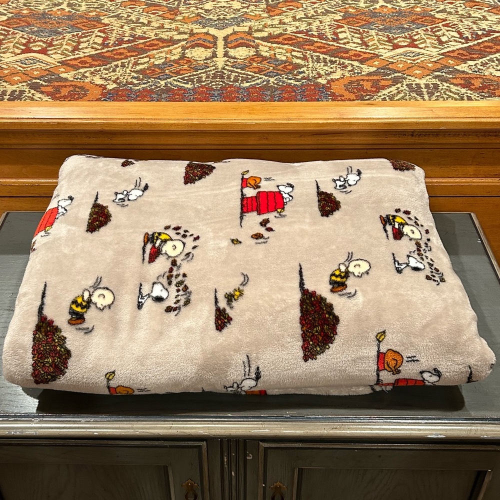Berkshire Peanuts Snoopy Thanksgiving Blanket